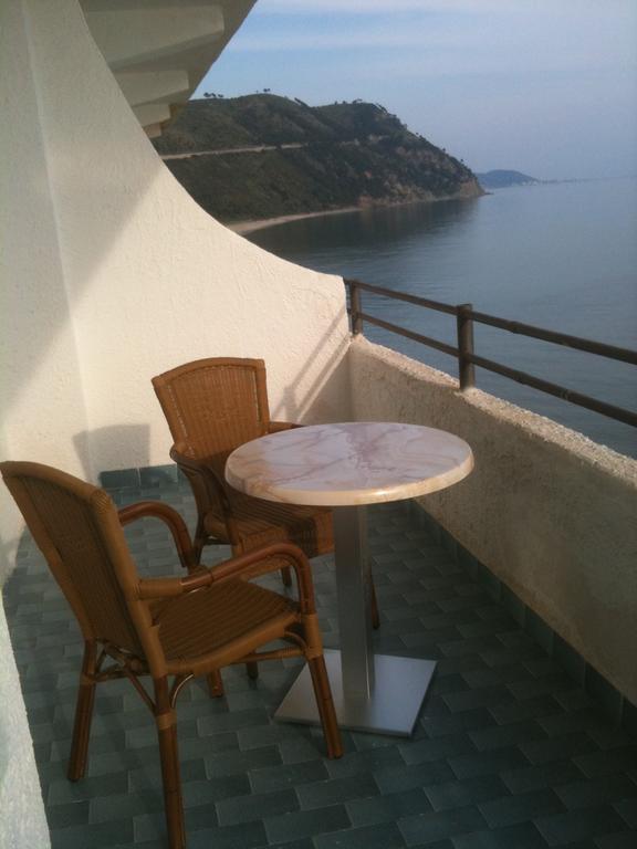 Hotel Sirena كاستيلاباتي الغرفة الصورة